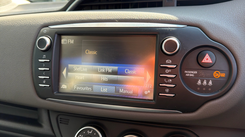 Toyota Yaris 1.0 [72] VVT-i Icon Tech 5dr Petrol Hatchback